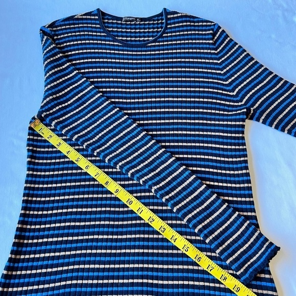 J. McLaughlin Annette crew neck long sleeve stretch knit sweater - Picture 9 of 11